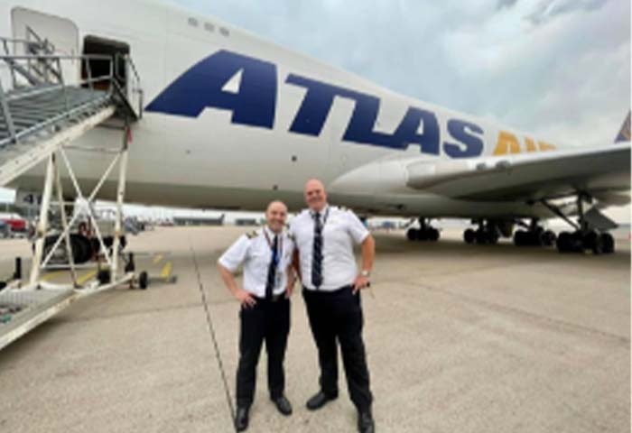 Tom (right) spent his 40th birthday flying with First Officer Michael Schrader. The two FOs were in flight school together.