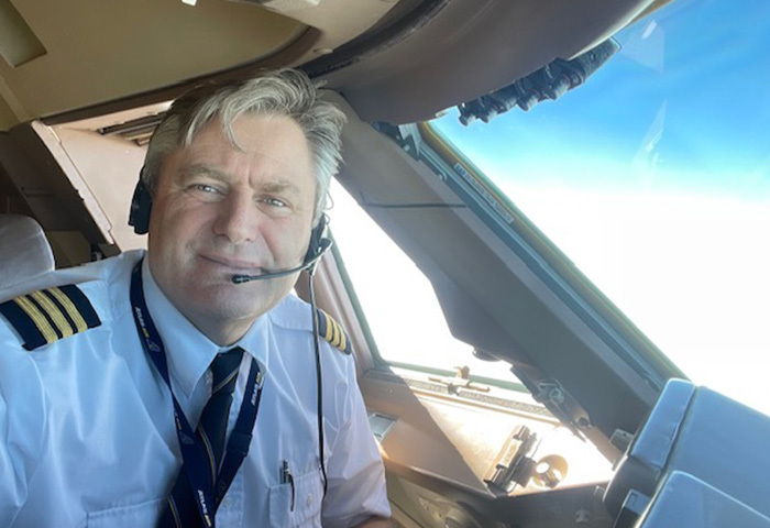 First Officer Chris Higgins Works to Help Women Pilots Soar