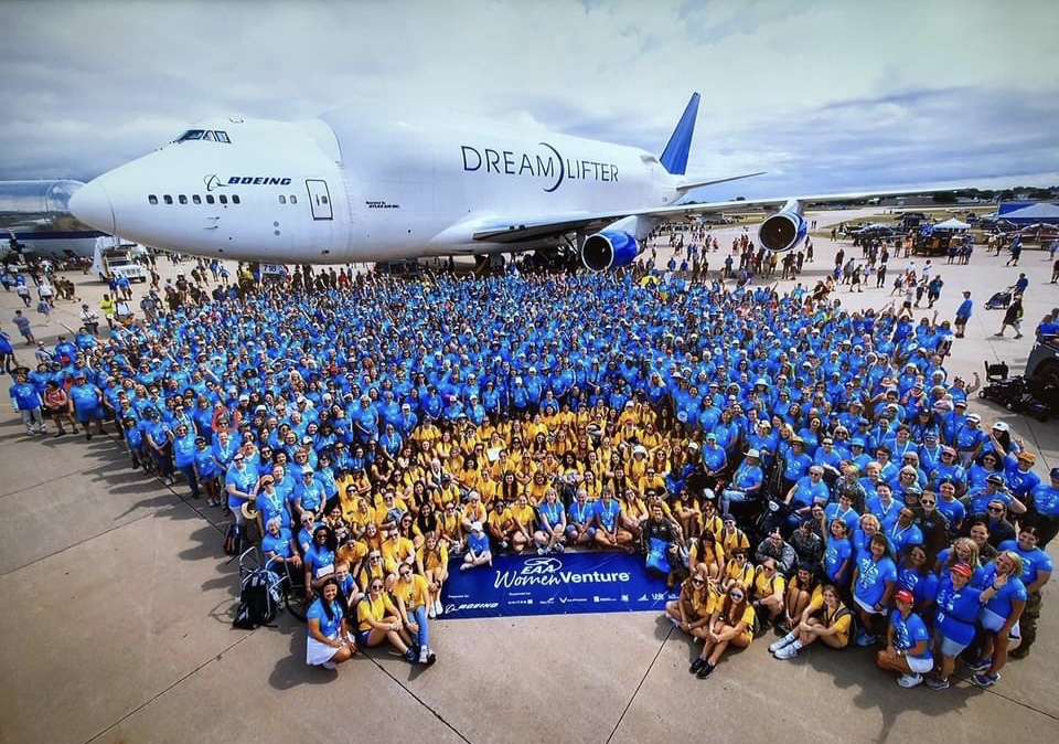 Middle School students flying the J&H Aerospace Senior Flyer at a Scie